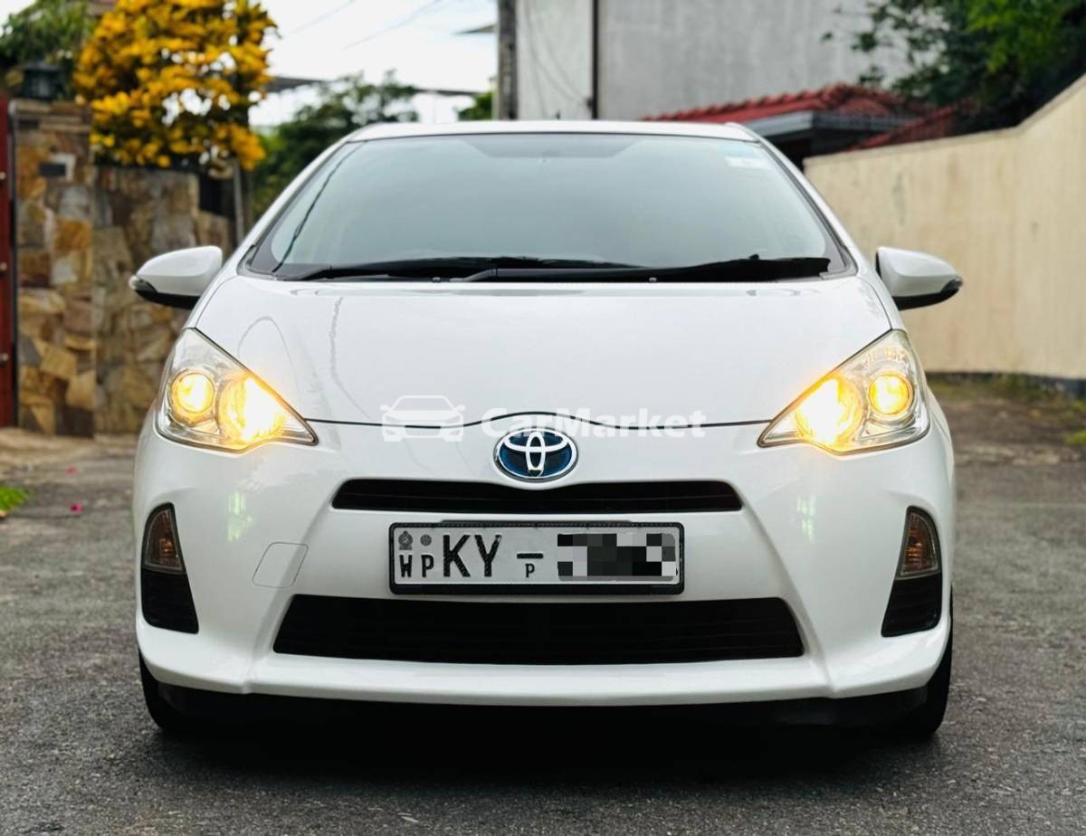 Image Toyota Aqua S GRADE 2012